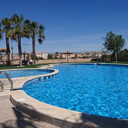 Orihuela - Sleeps 6 - Pool - Parking - Petfriendly Villa Buitenkant foto