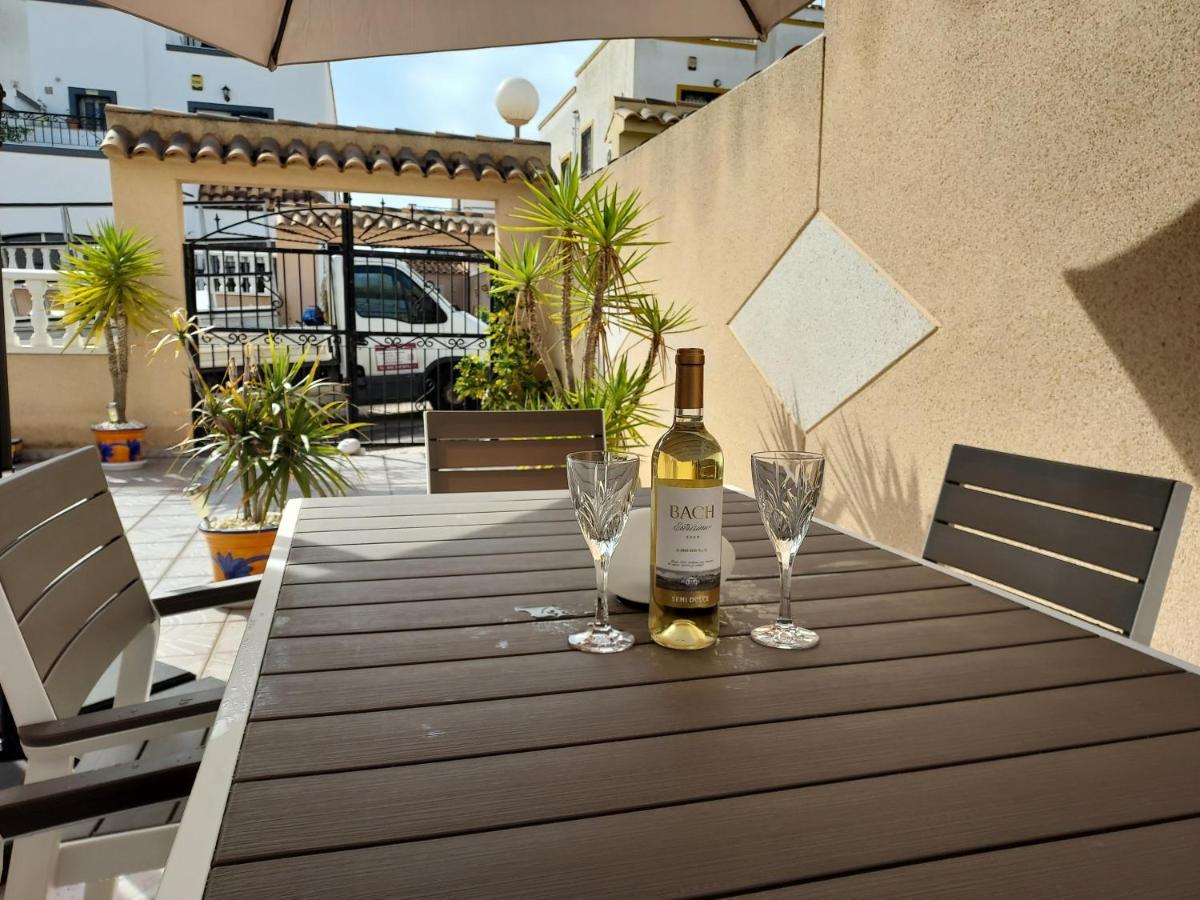 Orihuela - Sleeps 6 - Pool - Parking - Petfriendly Villa Buitenkant foto