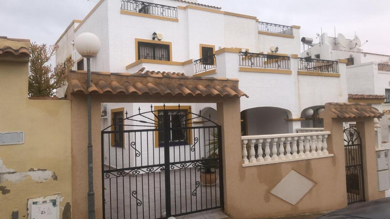 Orihuela - Sleeps 6 - Pool - Parking - Petfriendly Villa Buitenkant foto