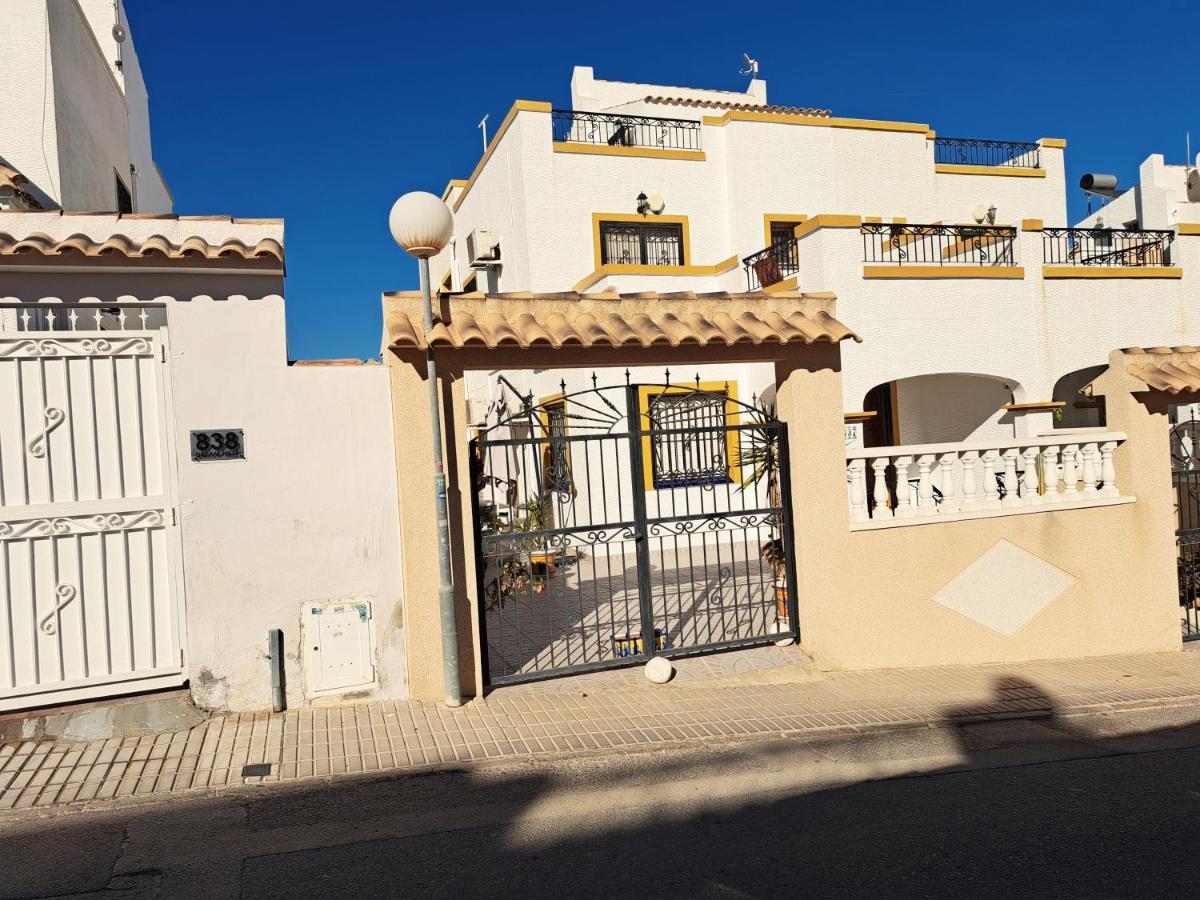 Orihuela - Sleeps 6 - Pool - Parking - Petfriendly Villa Buitenkant foto